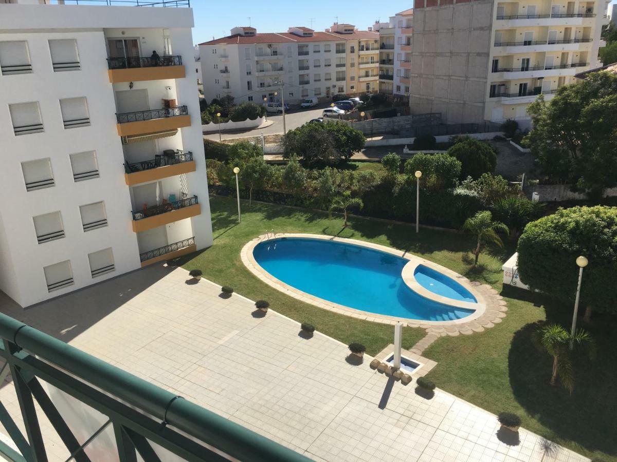 Quiet Apartment Overlooking The Swimming Pool Armação de Pêra Exteriér fotografie